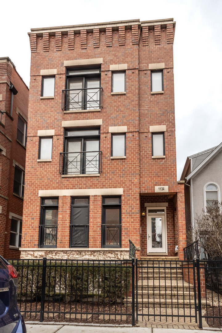 1134 W Fullerton Avenue Unit: 3