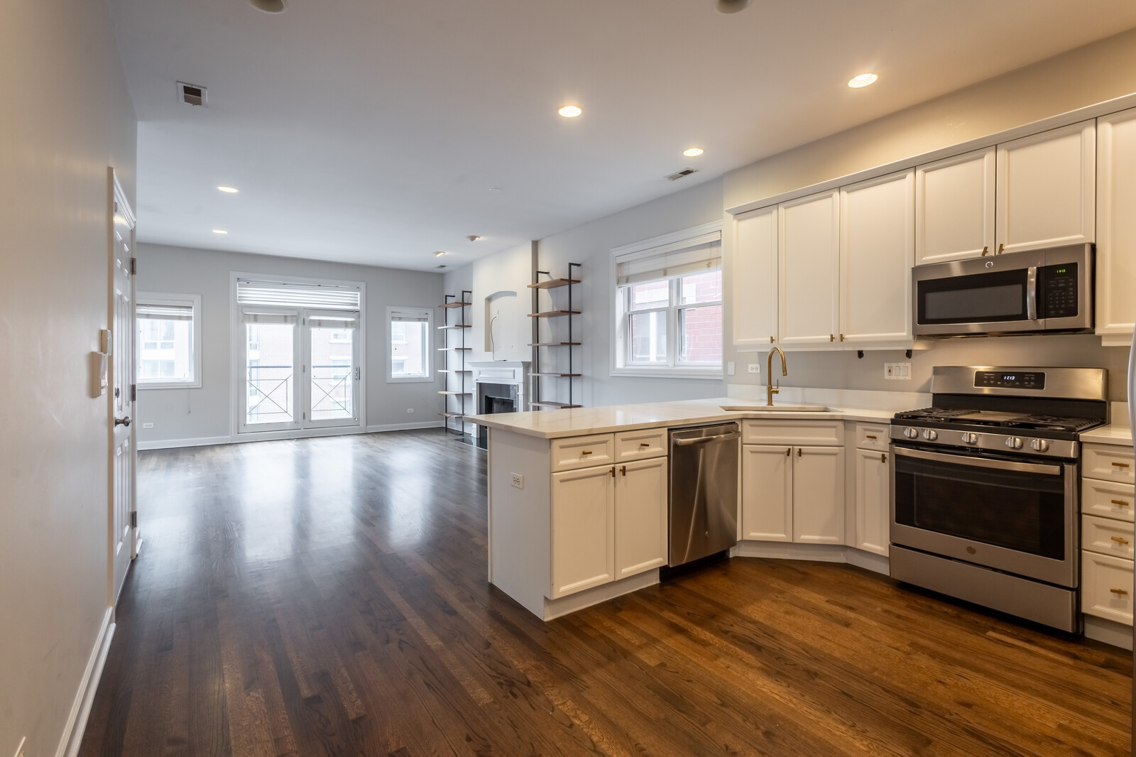 1134 W Fullerton Avenue Unit: 3