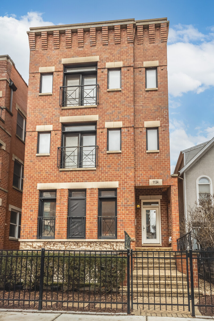 1134 W Fullerton Avenue Unit: 3