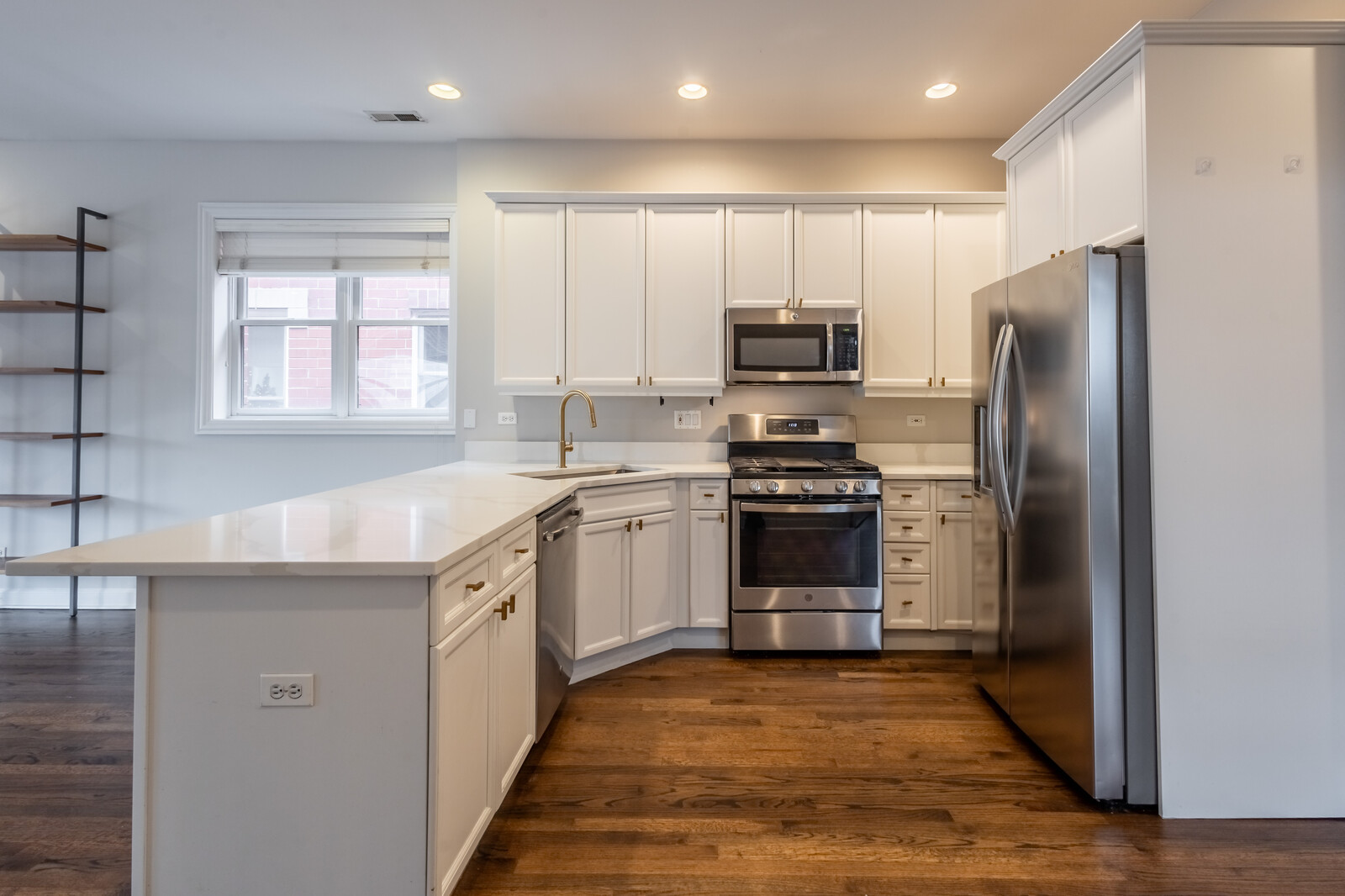 1134 W Fullerton Avenue Unit: 3