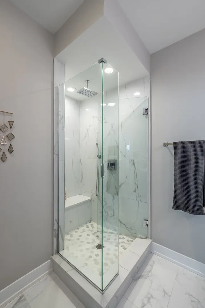 2508 N Greenview Avenue Unit: 1W