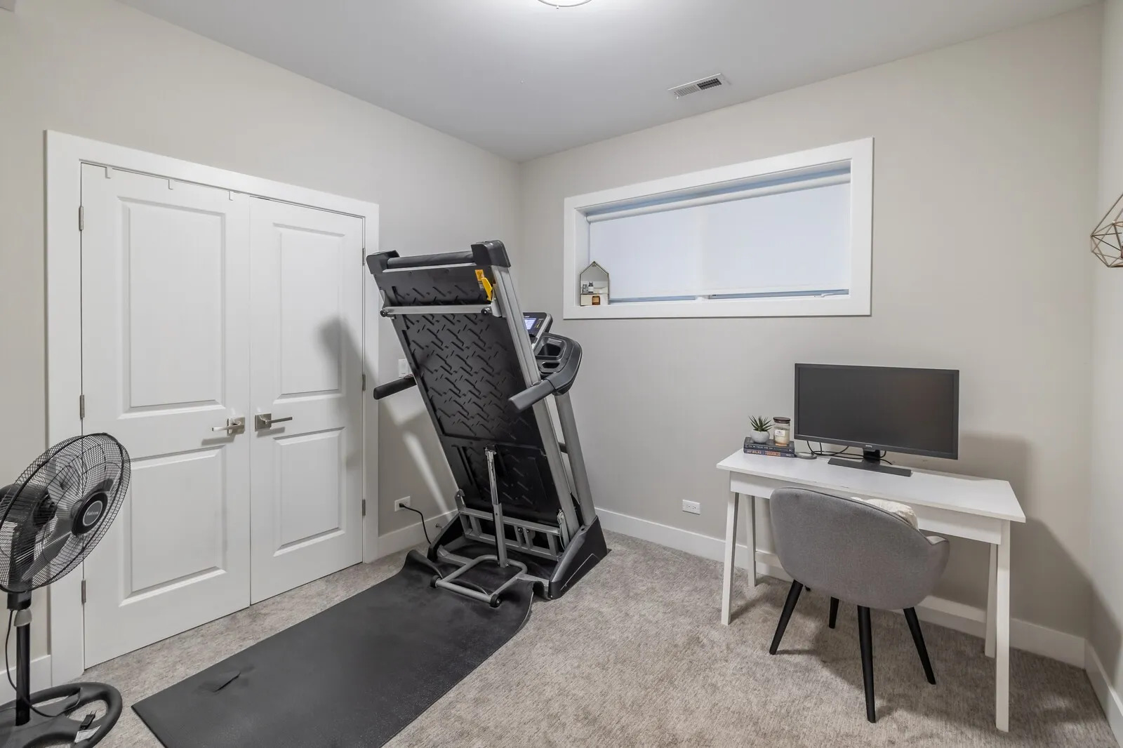 2508 N Greenview Avenue Unit: 1W