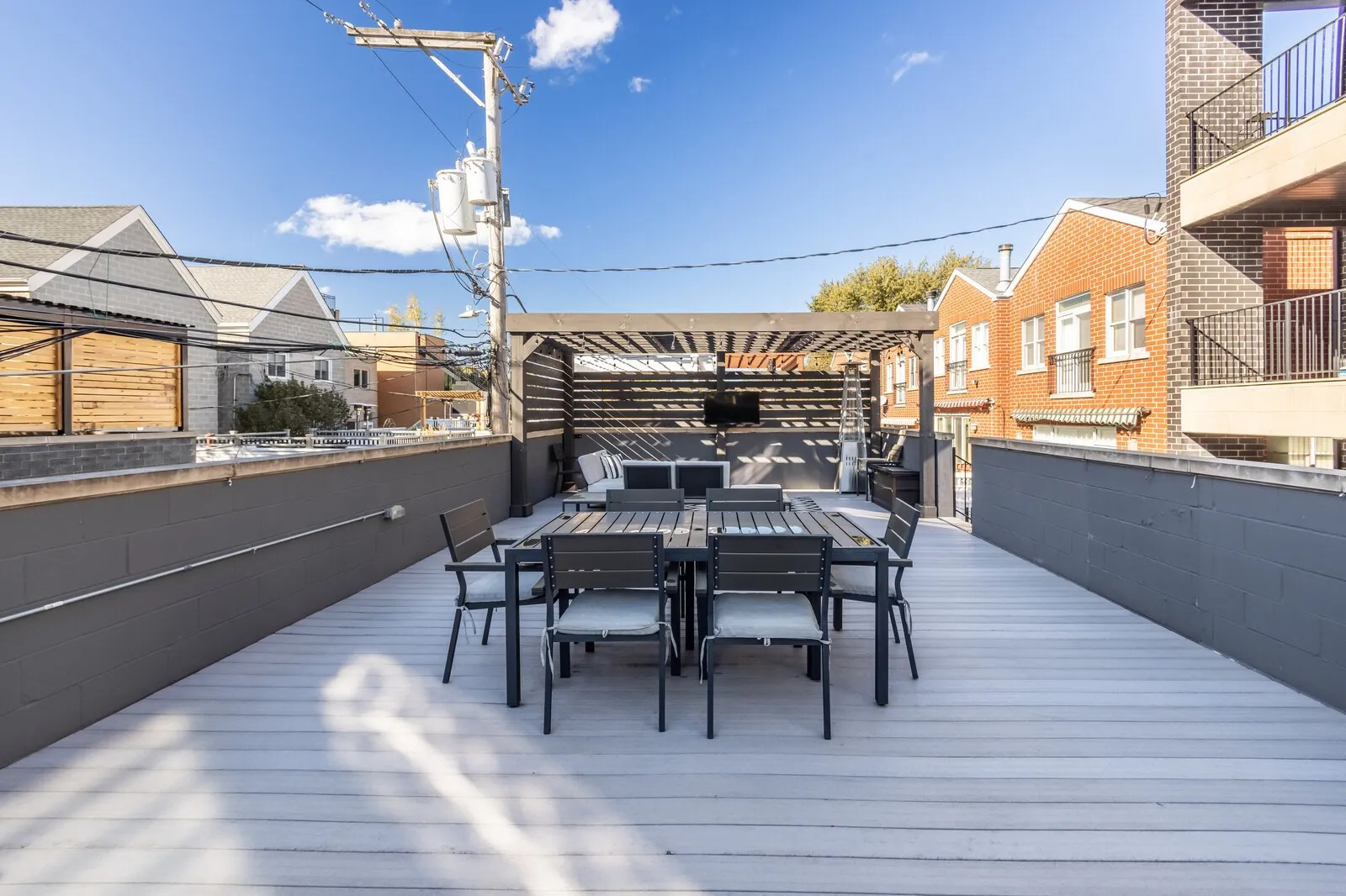 2508 N Greenview Avenue Unit: 1W