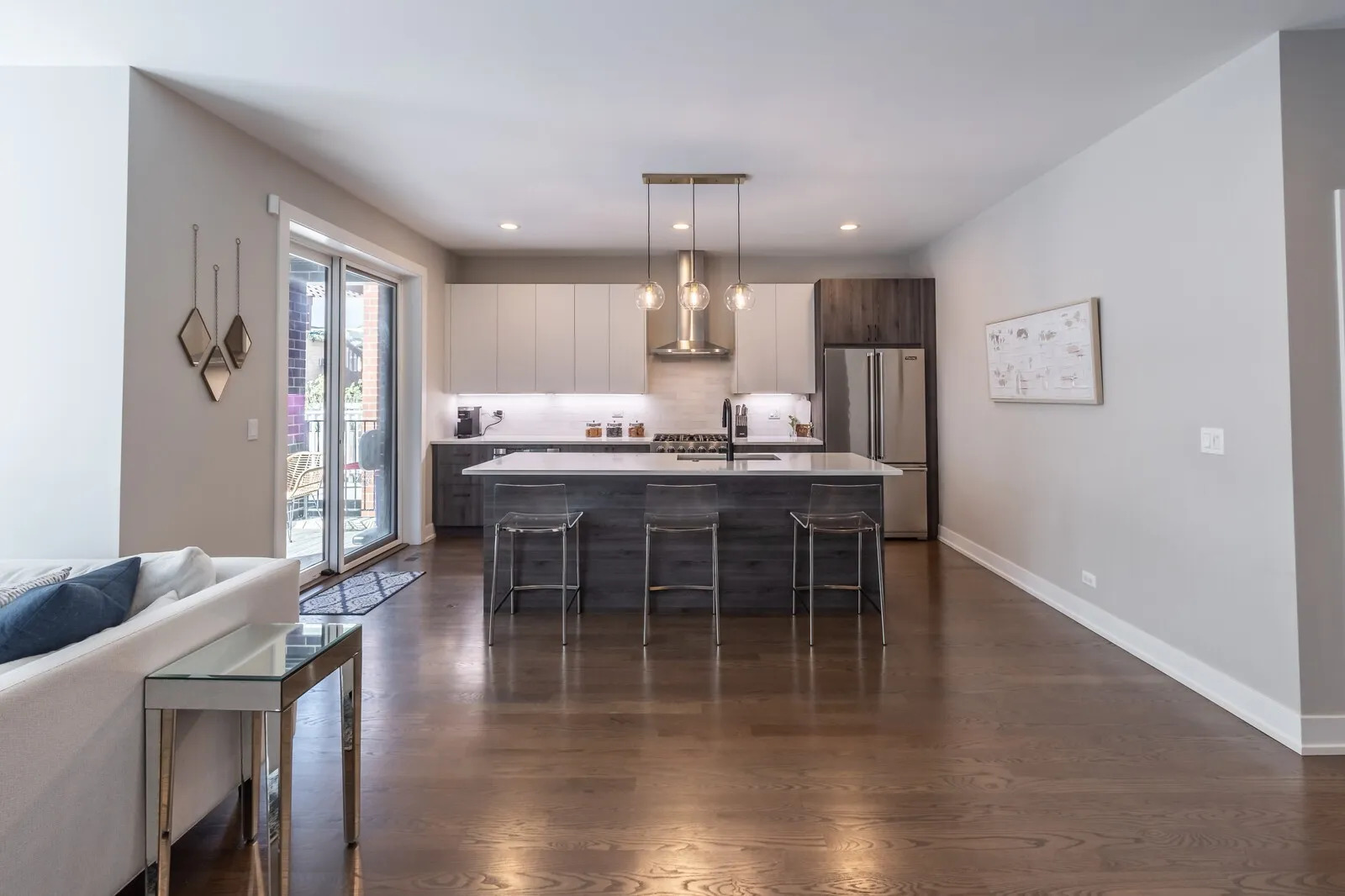 2508 N Greenview Avenue Unit: 1W