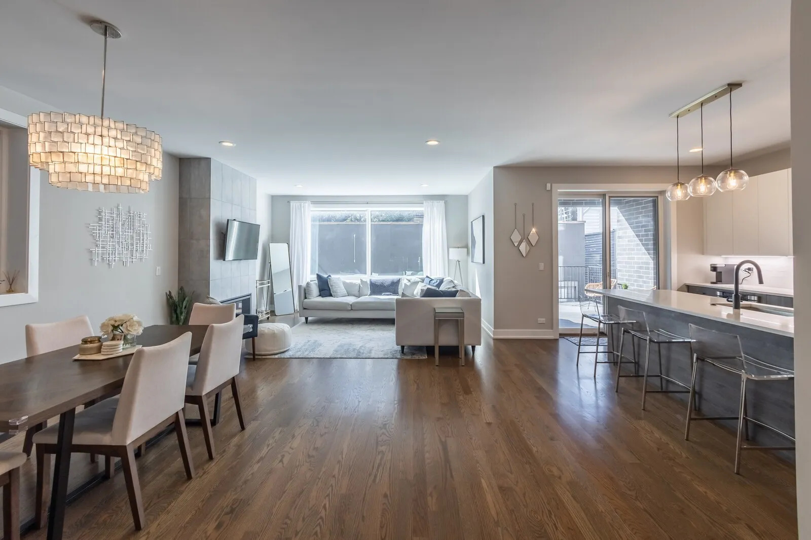 2508 N Greenview Avenue Unit: 1W
