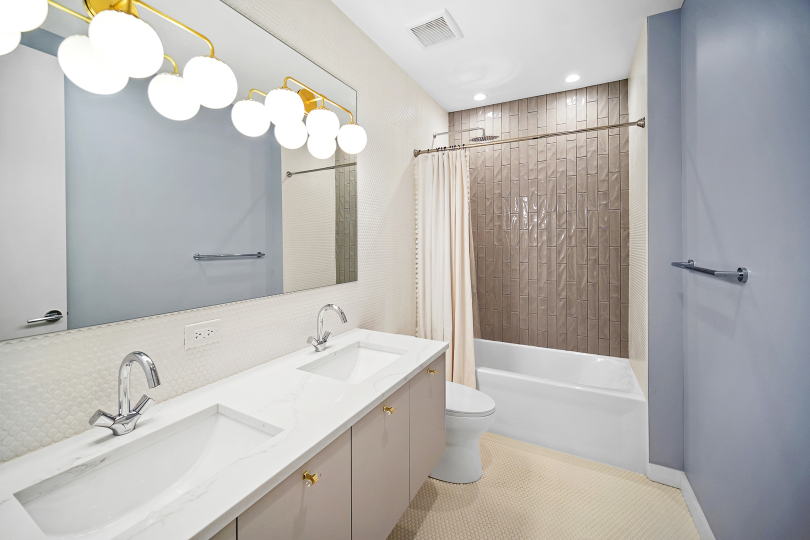 1057 N Paulina Street Unit: 1