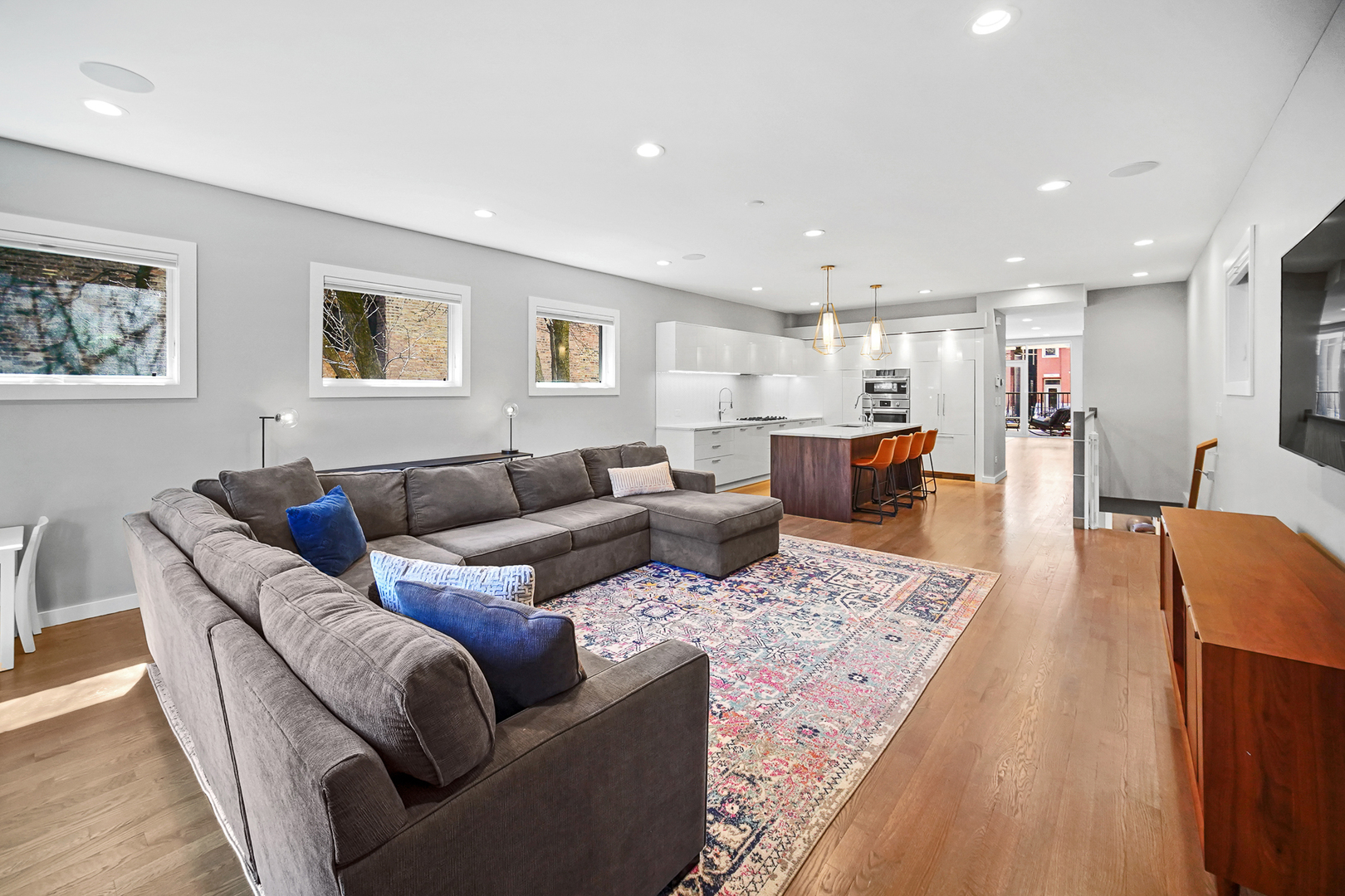 1057 N Paulina Street Unit: 1