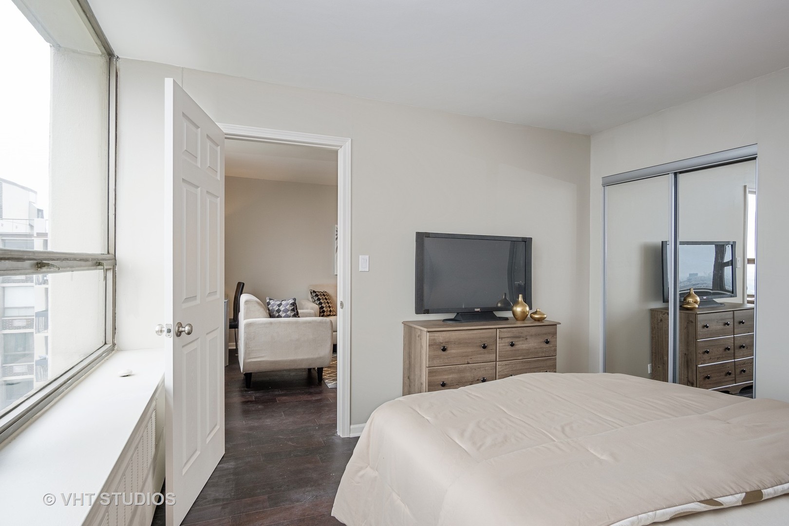 1355 N Sandburg Terrace Unit: 2907