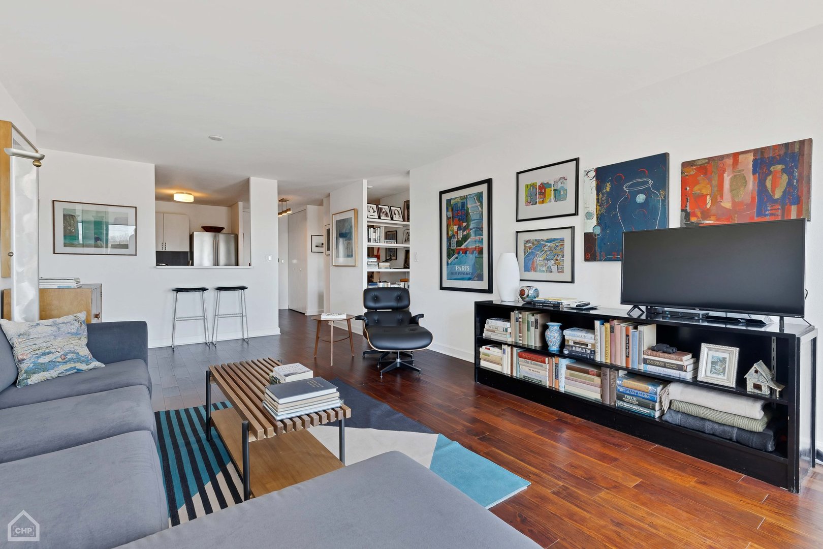 1660 N La Salle Drive Unit: 609