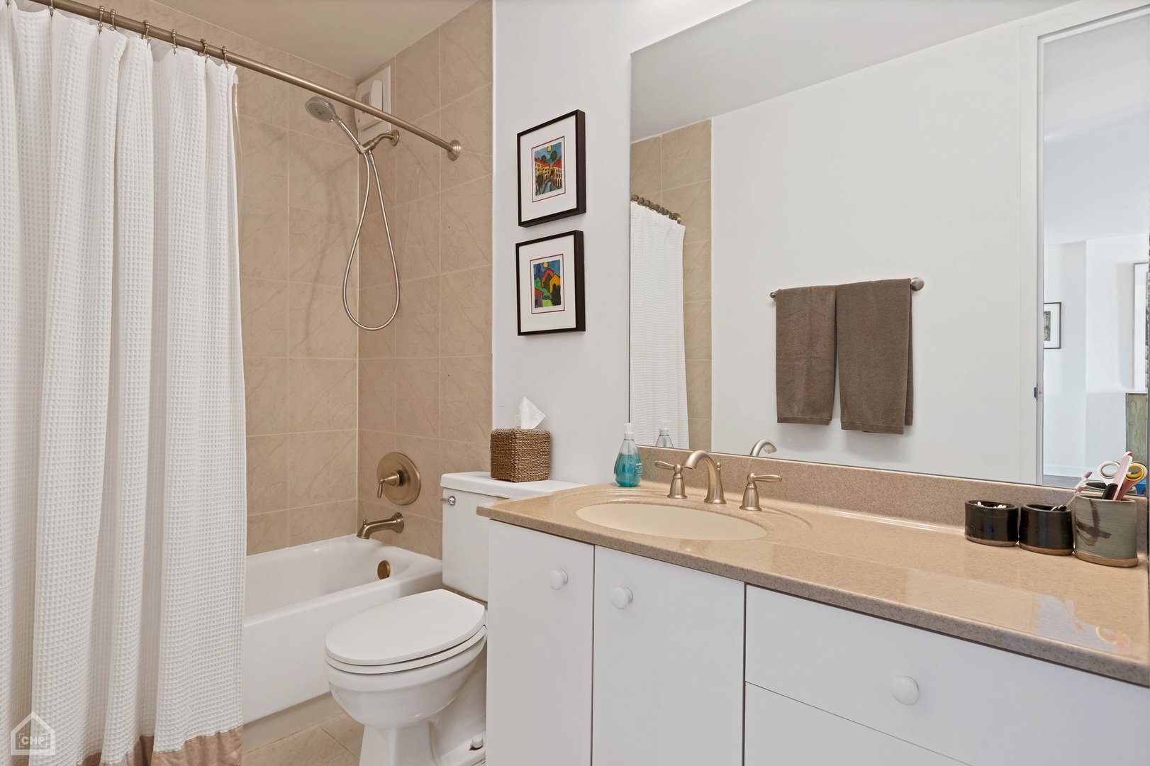 1660 N La Salle Drive Unit: 609