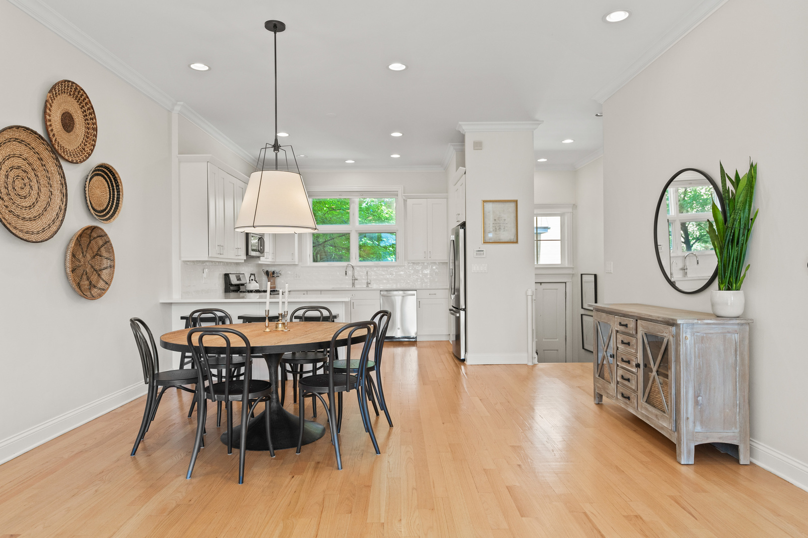 2060 N Stave Street Unit: 7