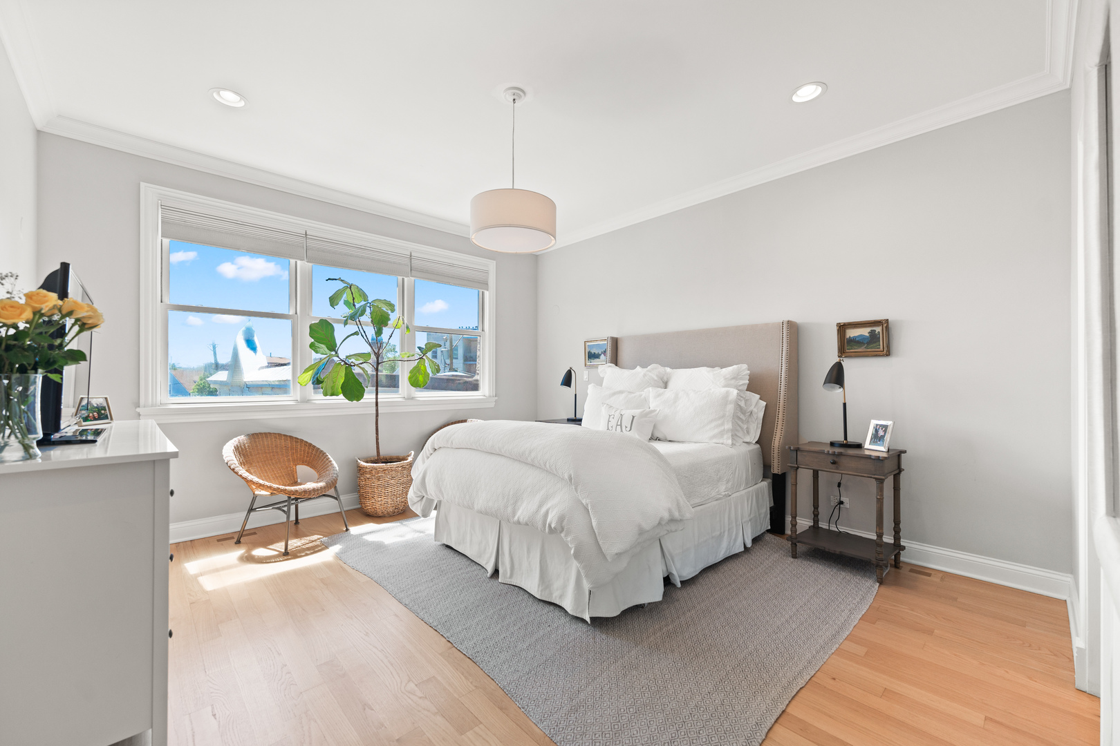 2060 N Stave Street Unit: 7