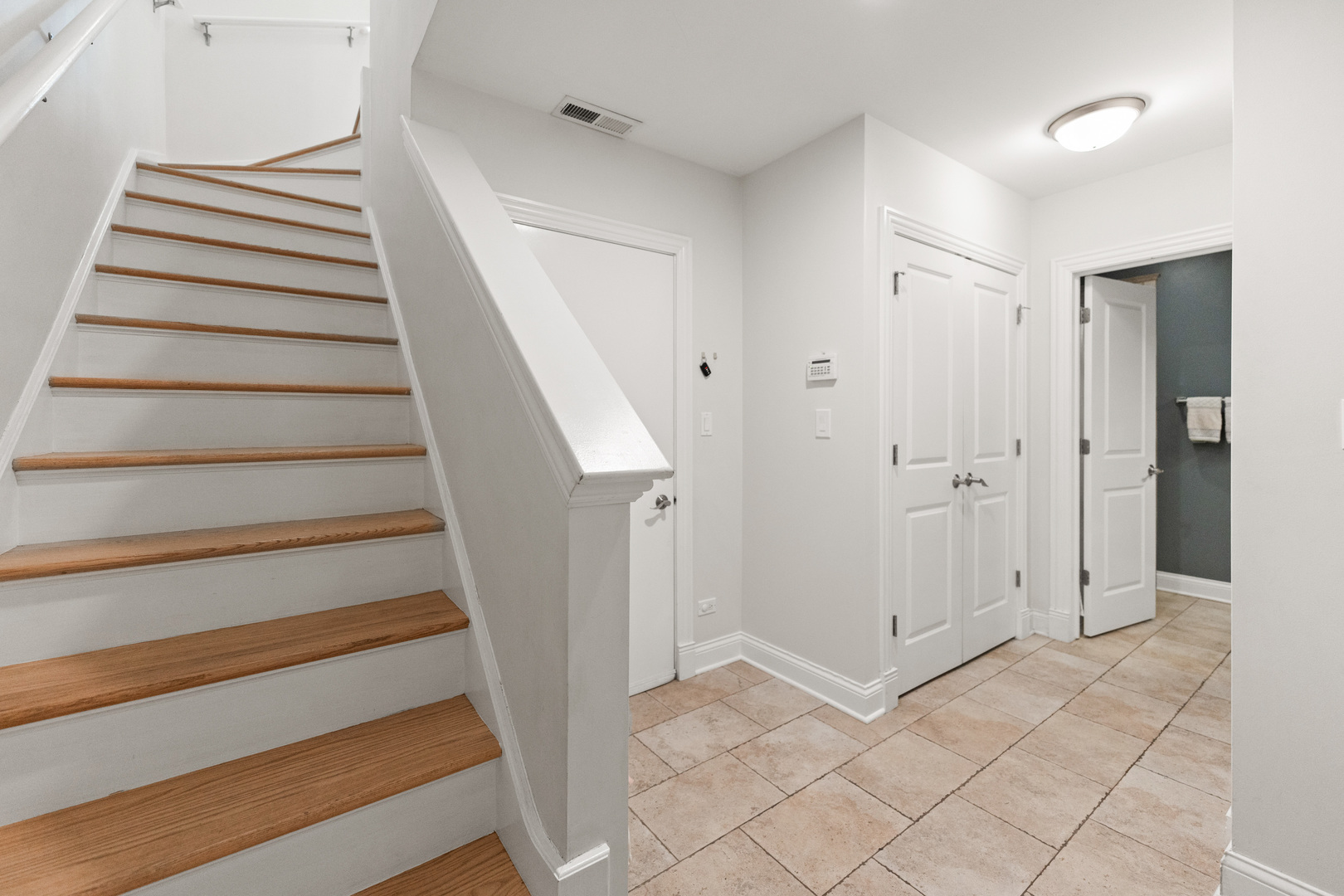 2060 N Stave Street Unit: 7