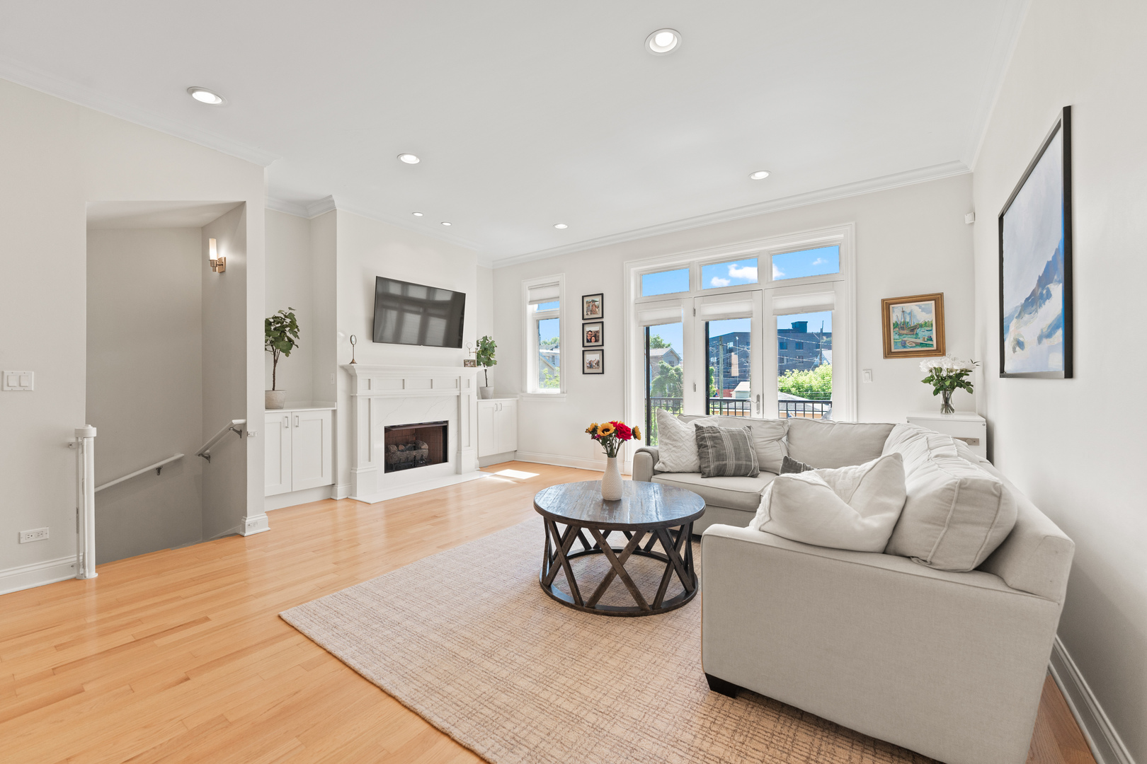 2060 N Stave Street Unit: 7