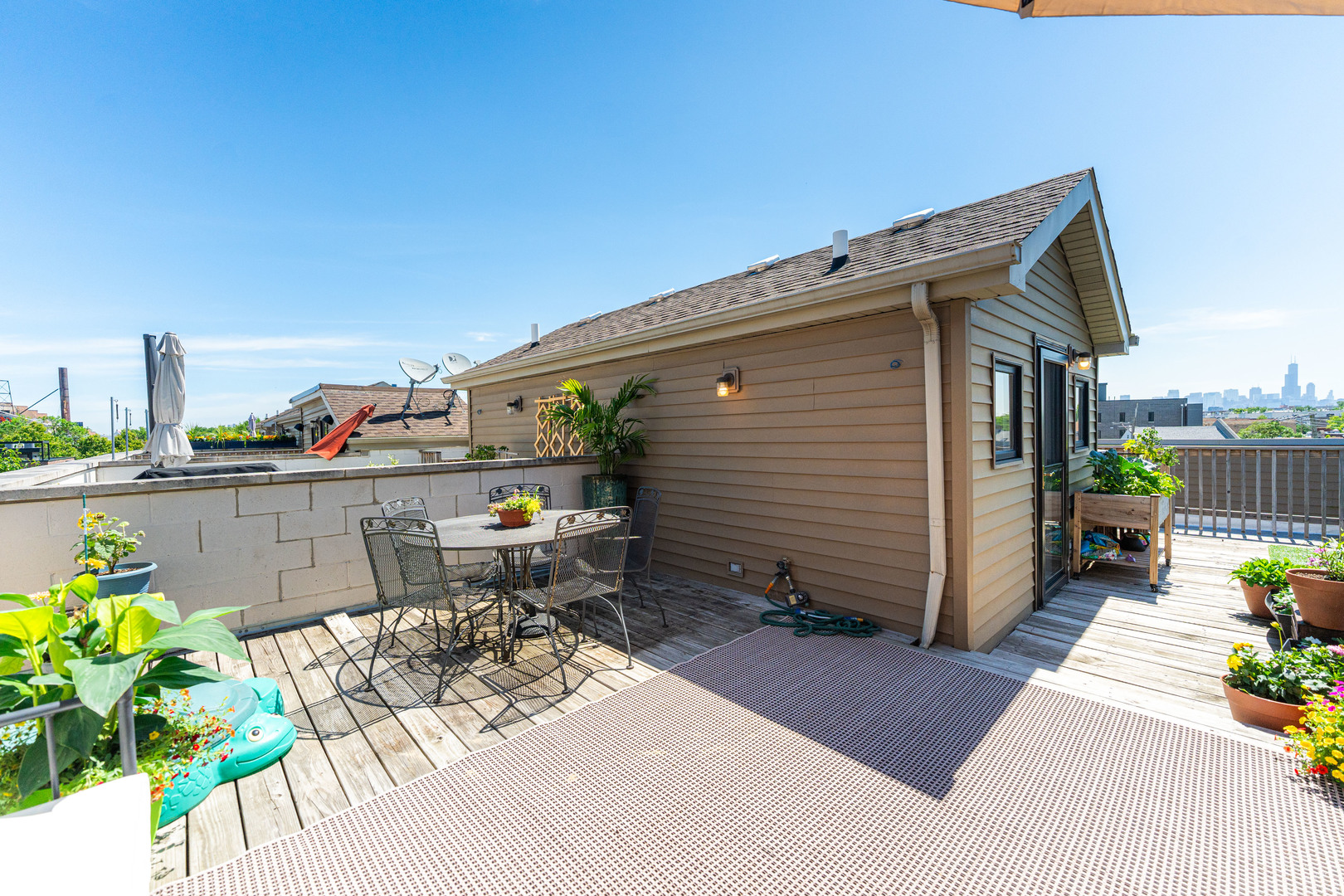2060 N Stave Street Unit: 7