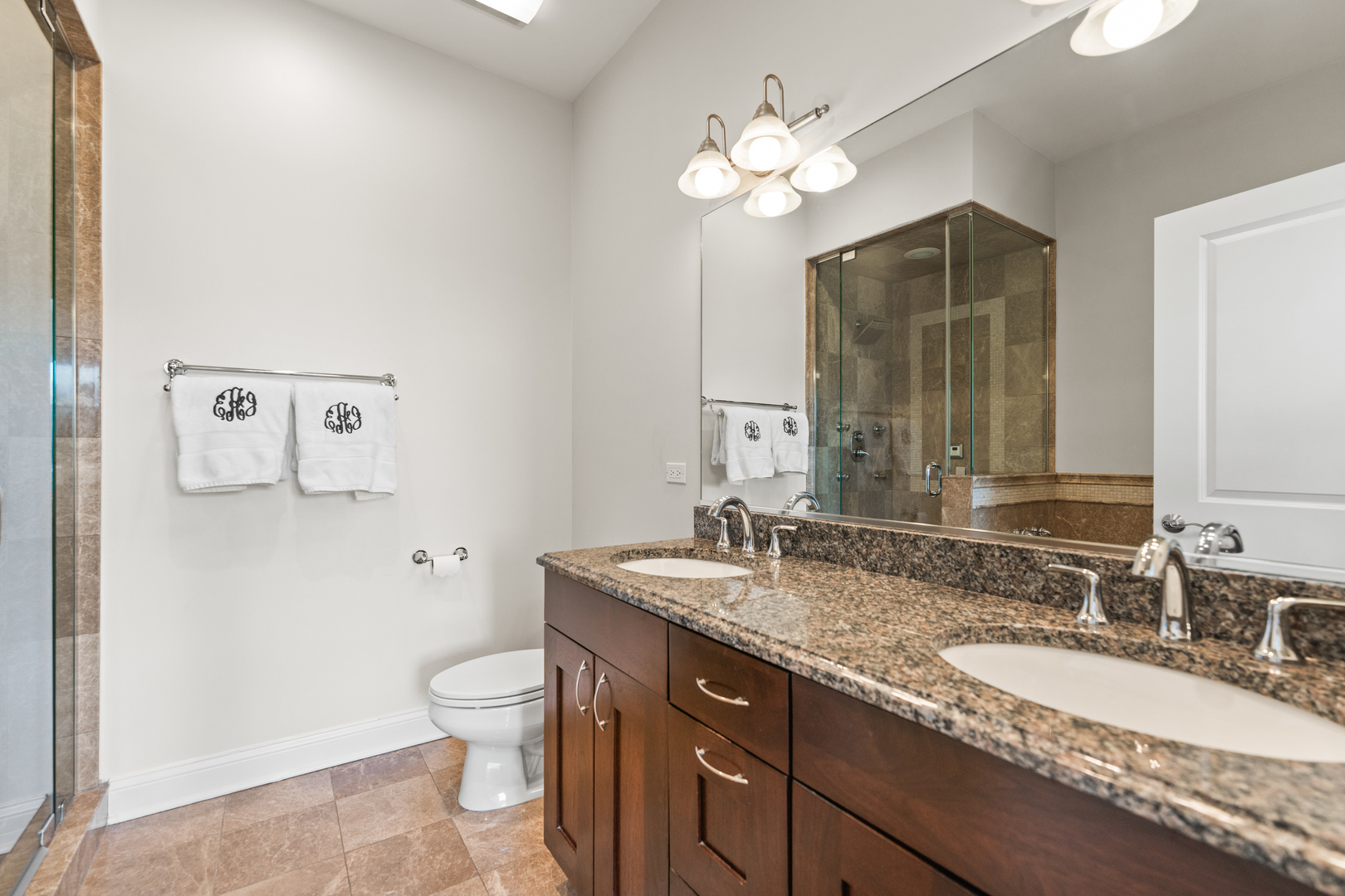 2060 N Stave Street Unit: 7