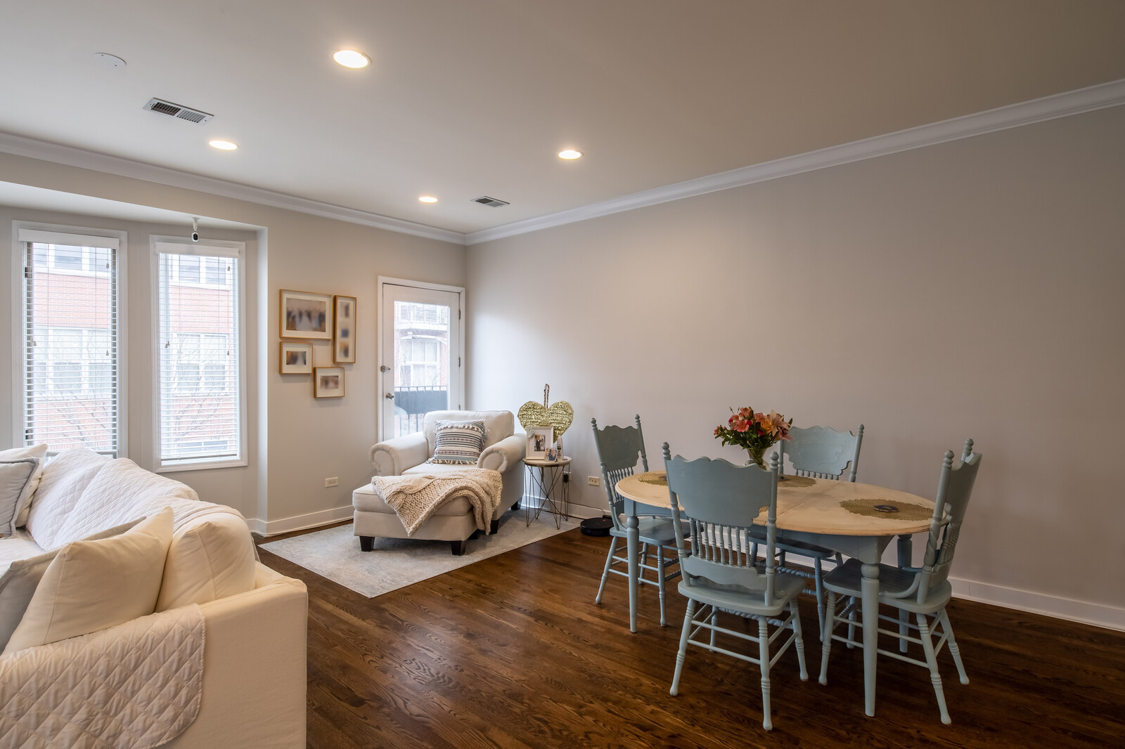 823 W Superior Street Unit: 3
