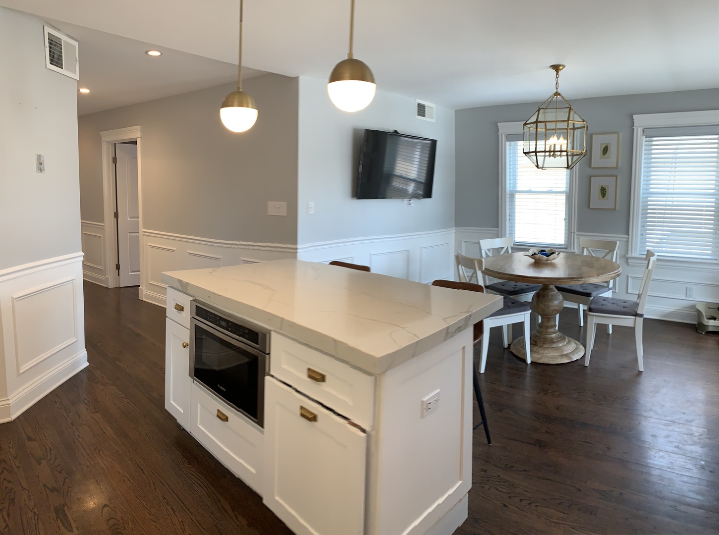 2423 N Marshfield Avenue Unit: 2