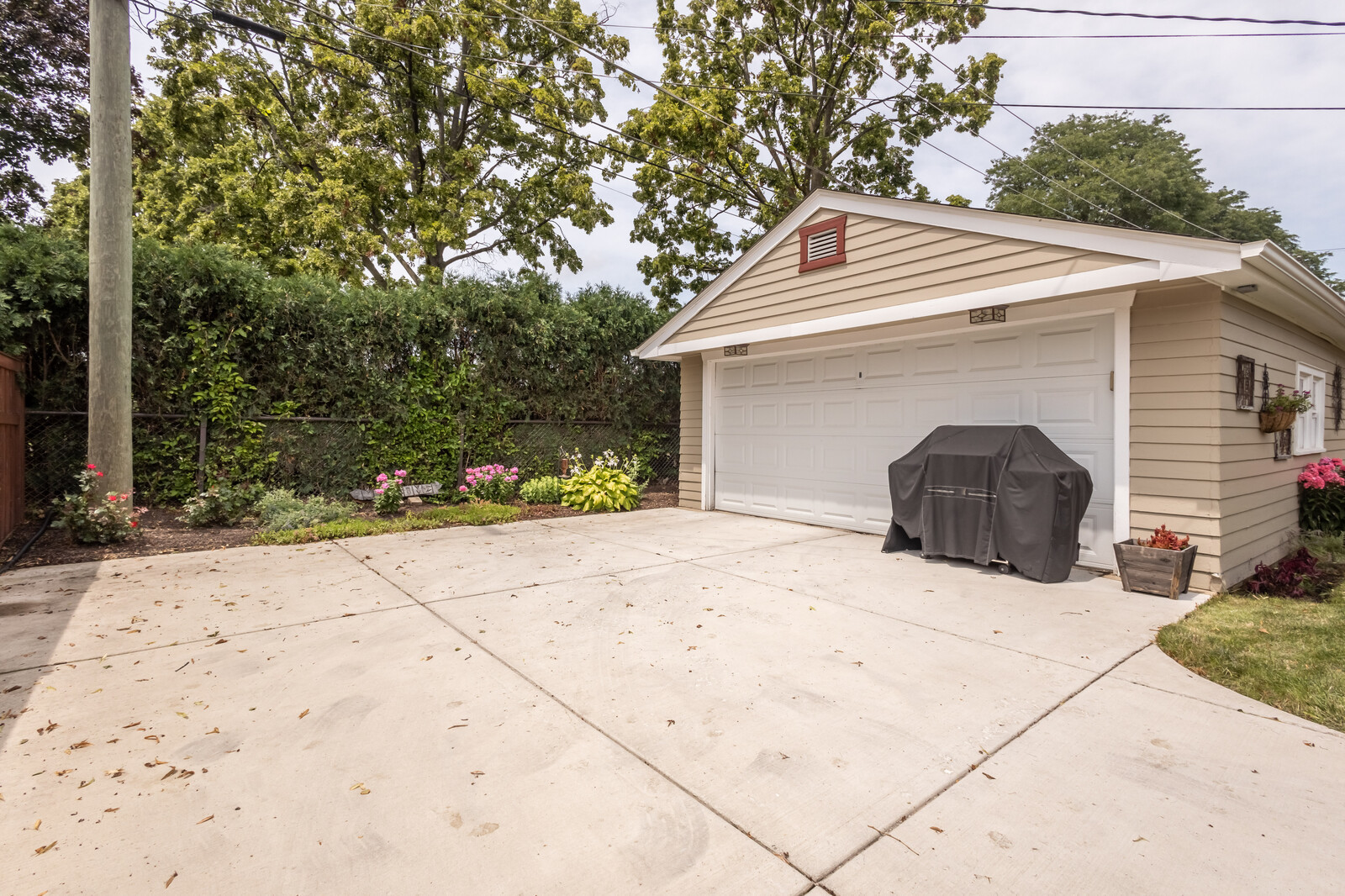 1116 Forest Road