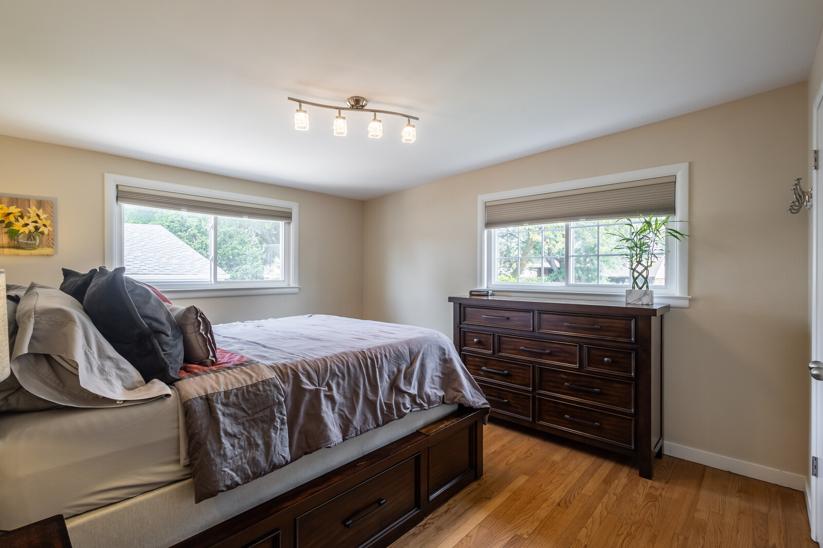 1116 Forest Road