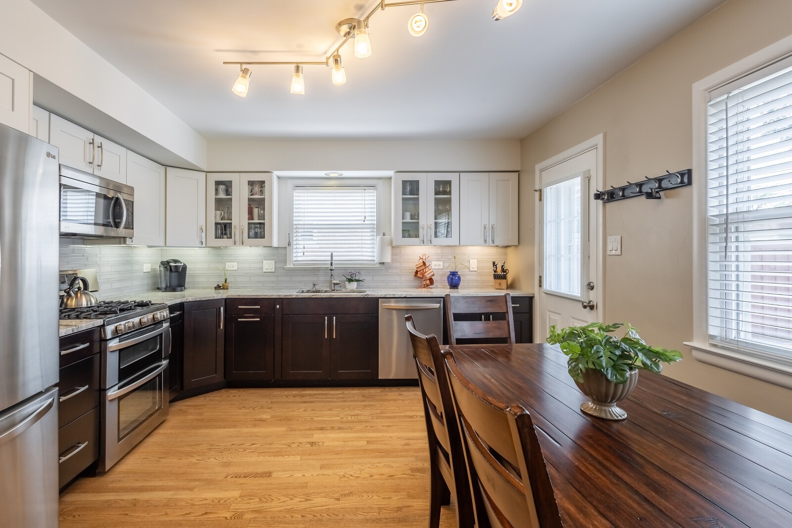 1116 Forest Road