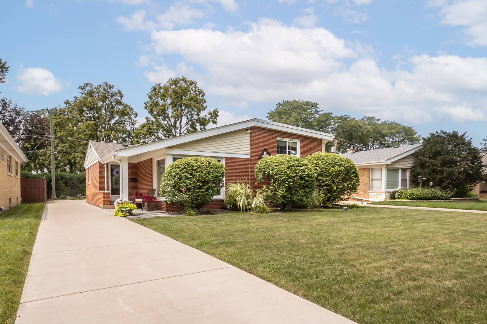 1116 Forest Road