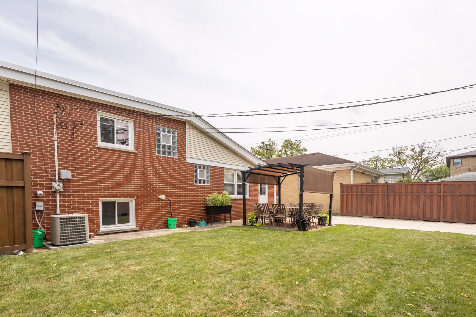 1116 Forest Road