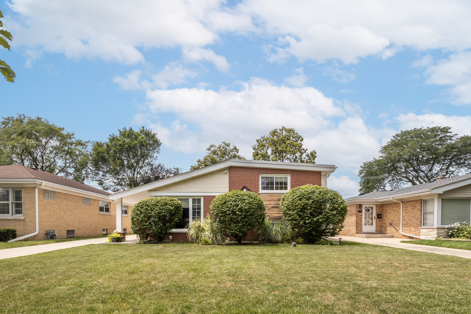 1116 Forest Road
