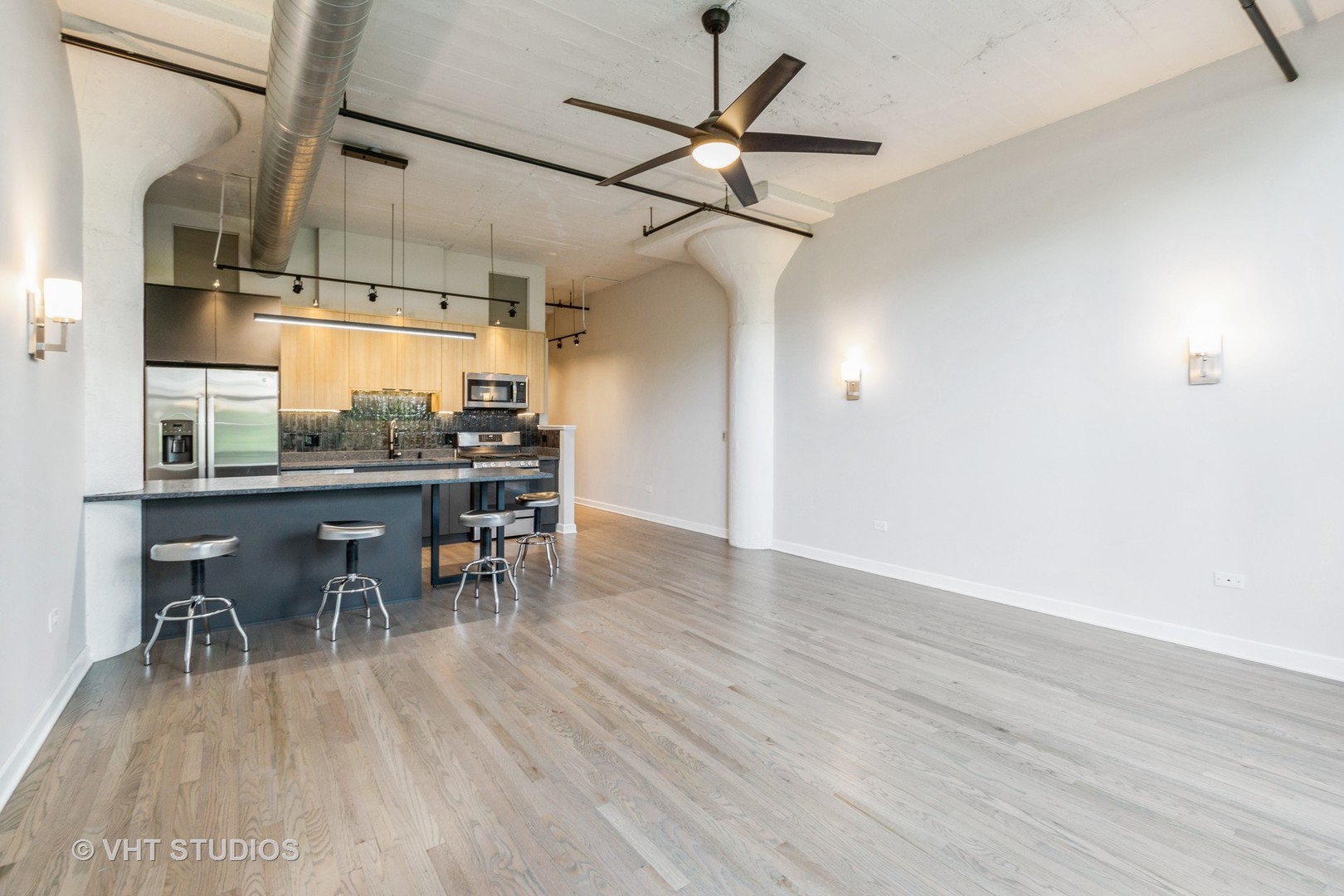 221 E Cullerton Street Unit: 404
