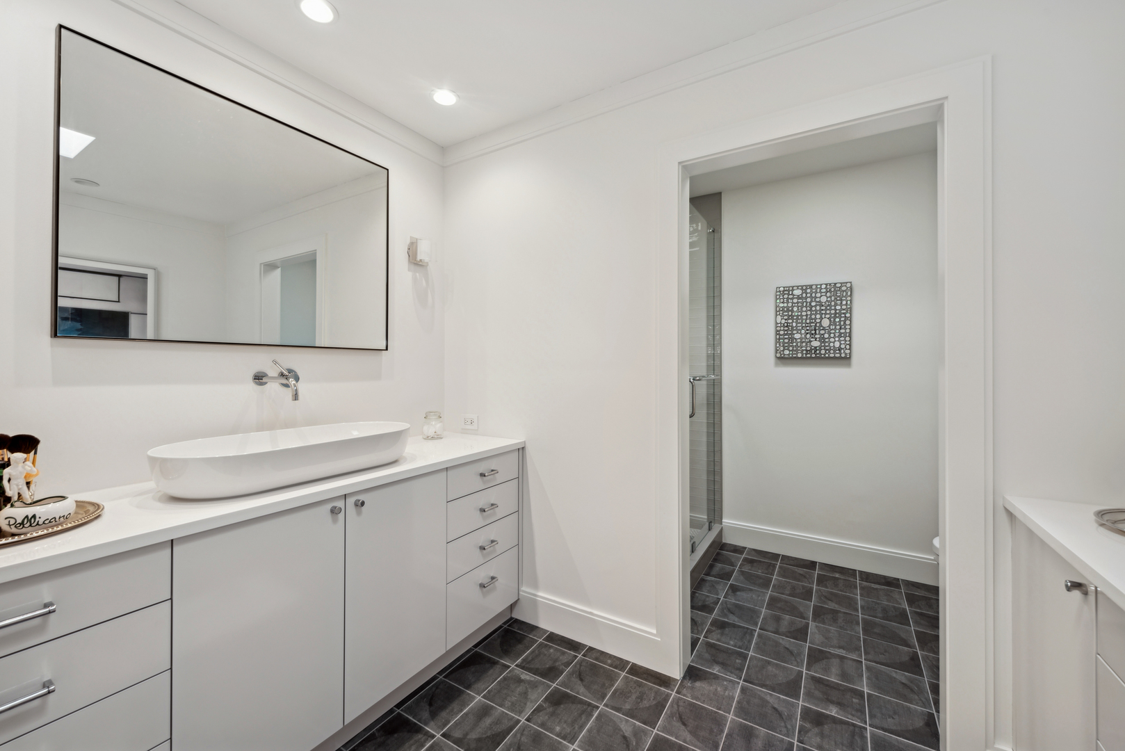 2650 N Southport Avenue Unit: I