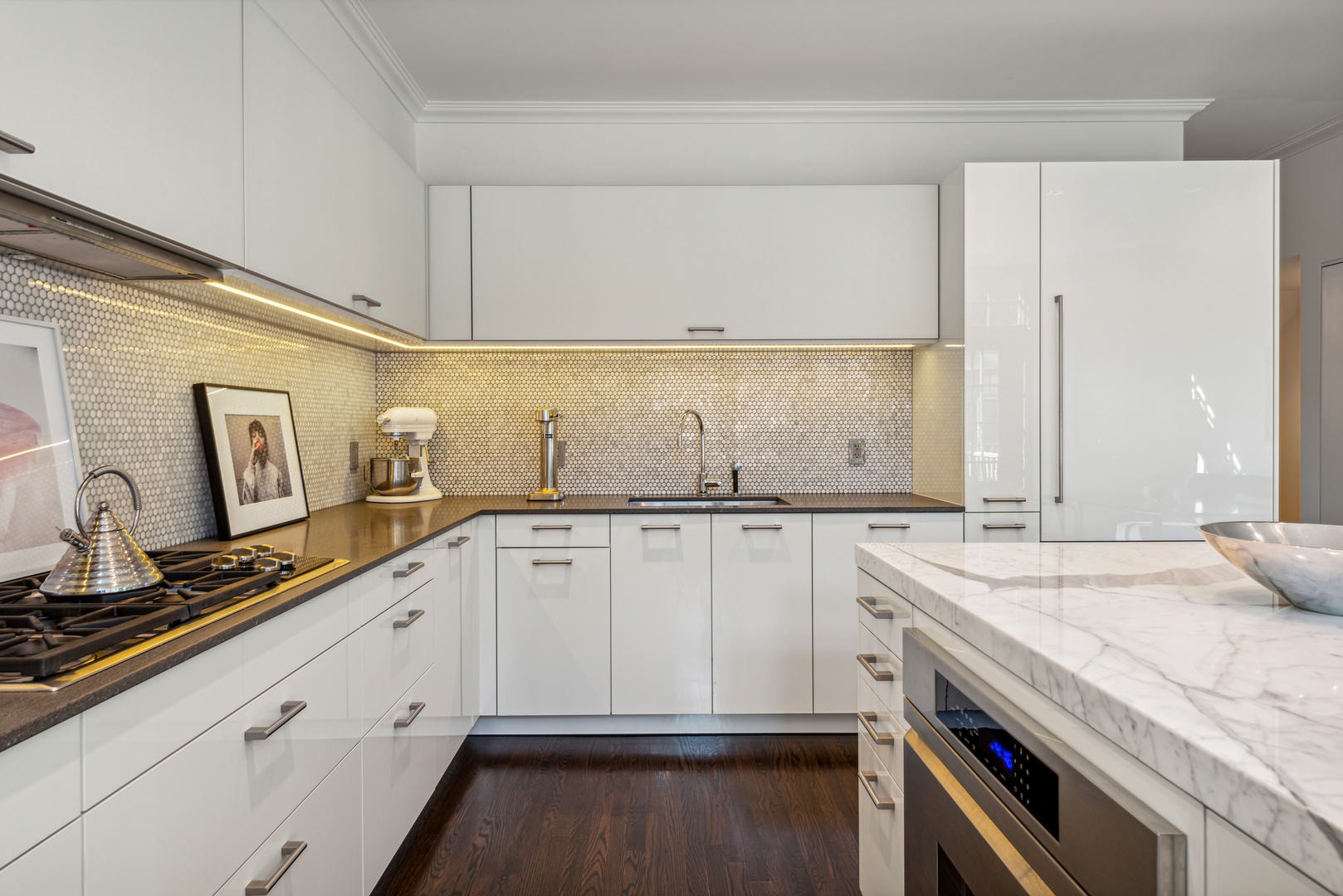 2650 N Southport Avenue Unit: I