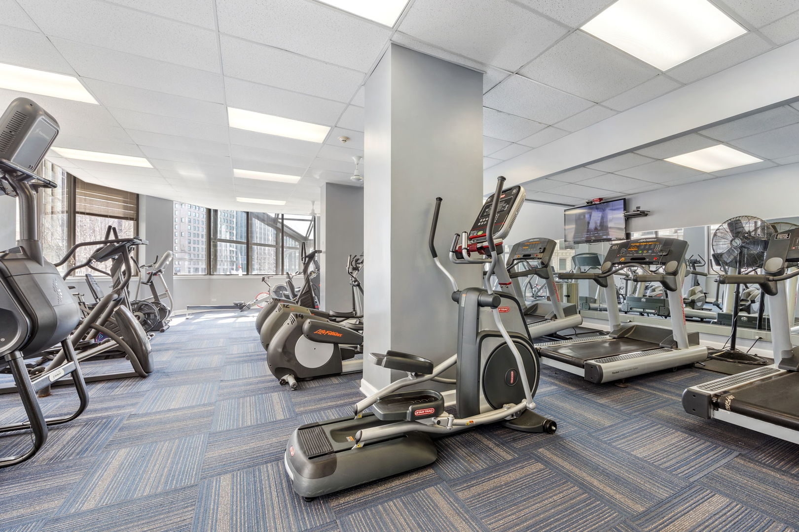 405 N Wabash Avenue Unit: 405