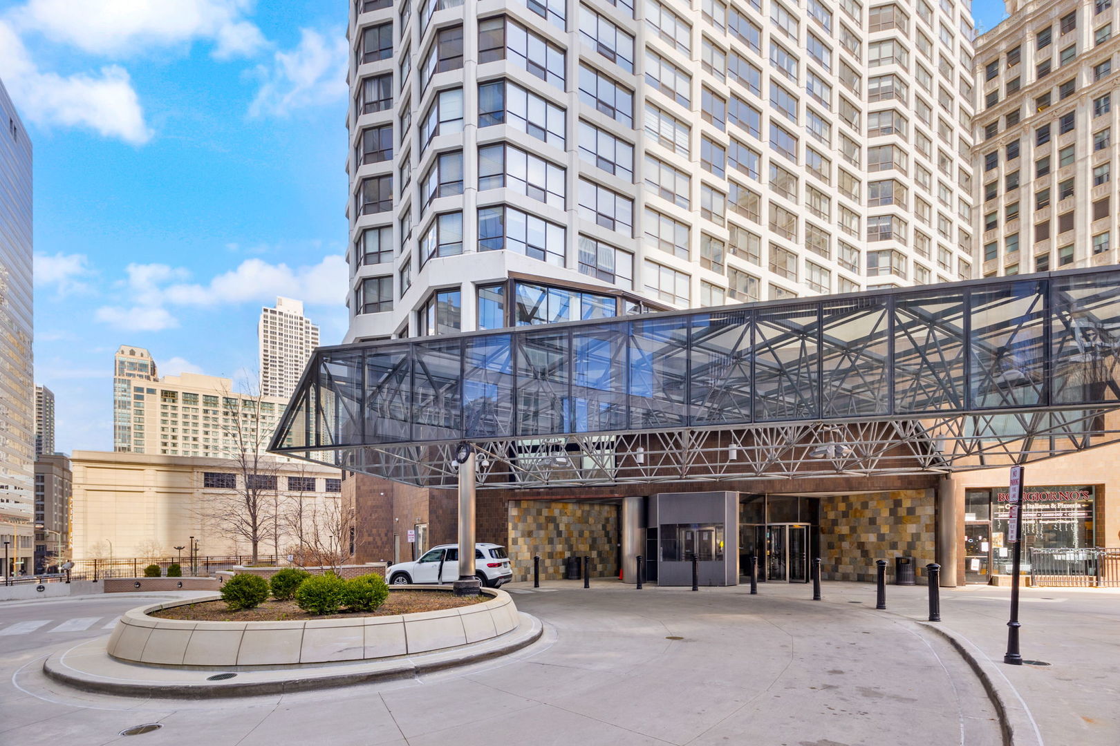 405 N Wabash Avenue Unit: 405