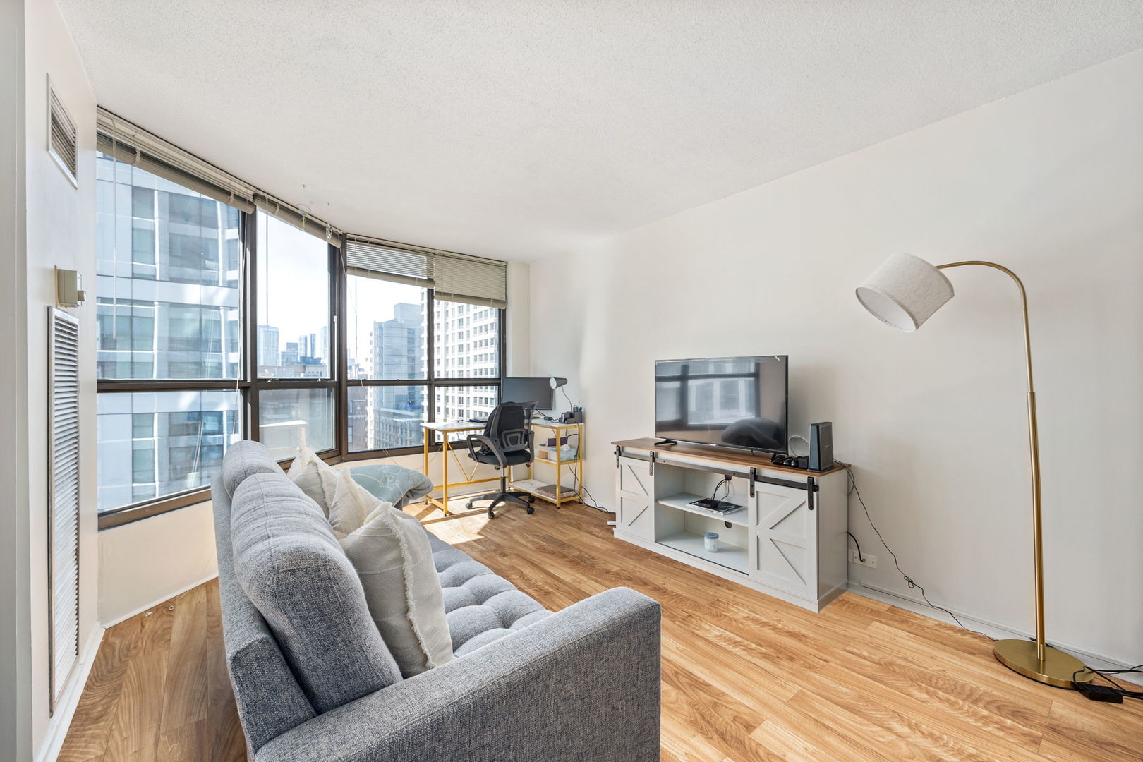 405 N Wabash Avenue Unit: 405