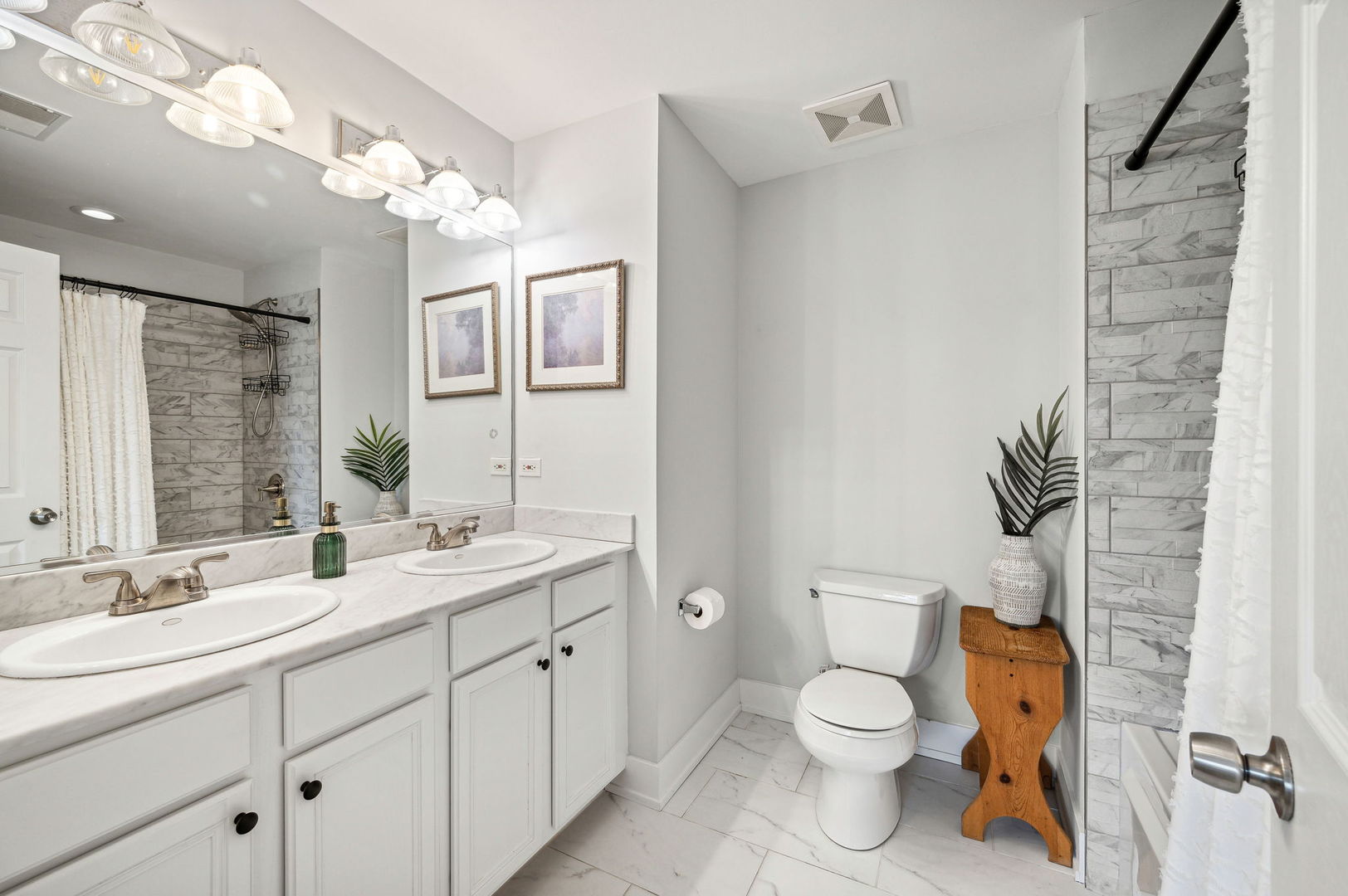 2608 W Bloomingdale Avenue