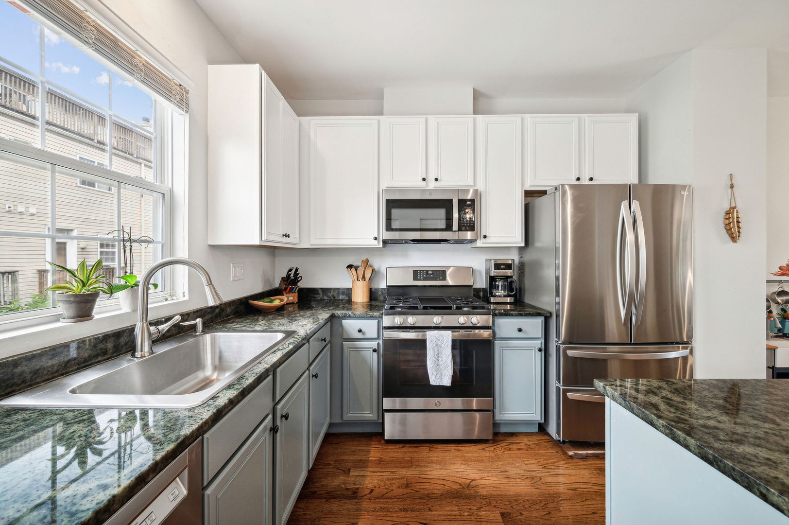 2608 W Bloomingdale Avenue