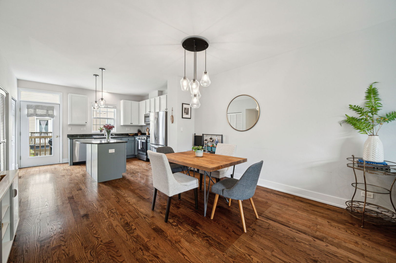 2608 W Bloomingdale Avenue