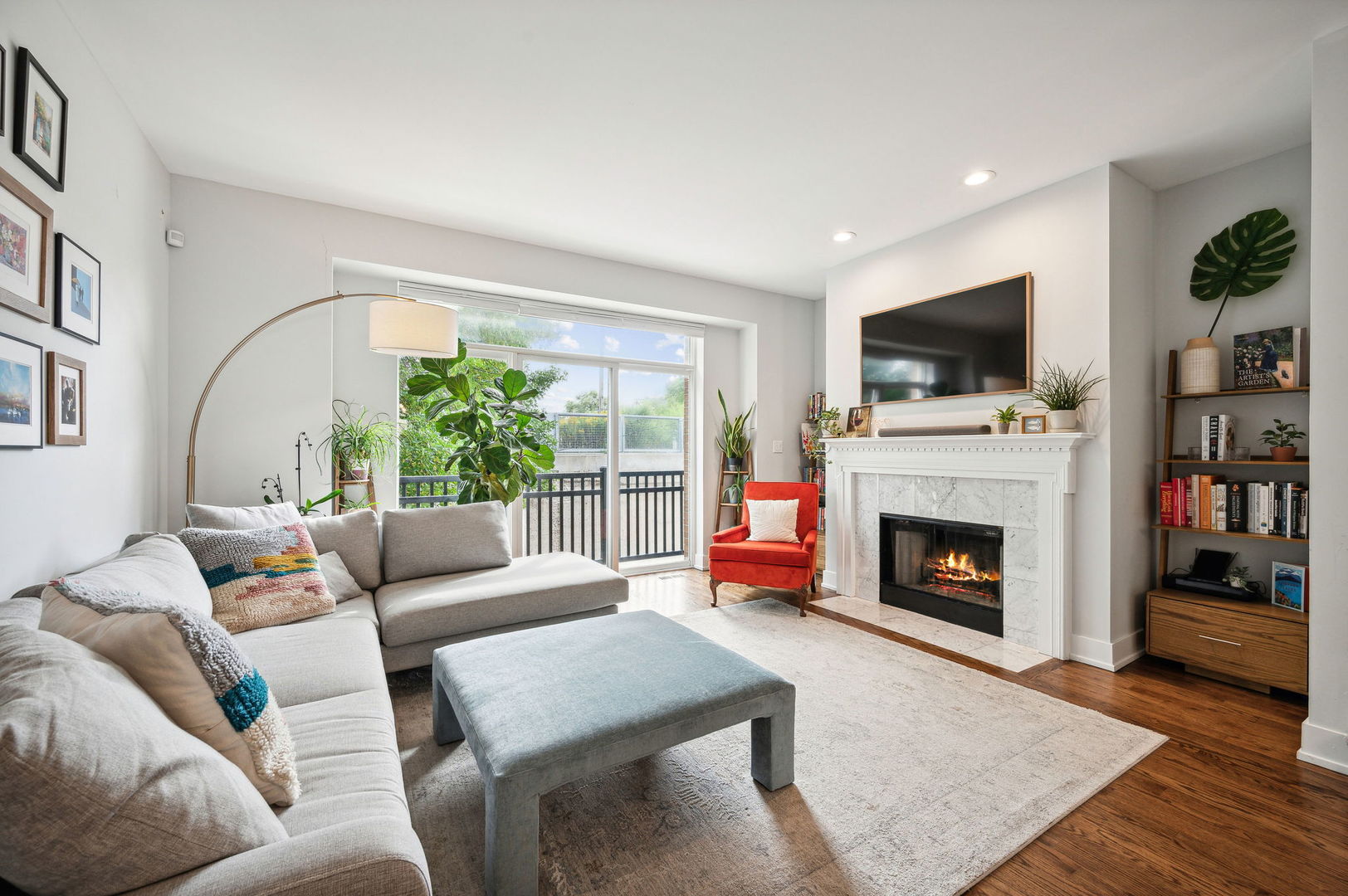 2608 W Bloomingdale Avenue