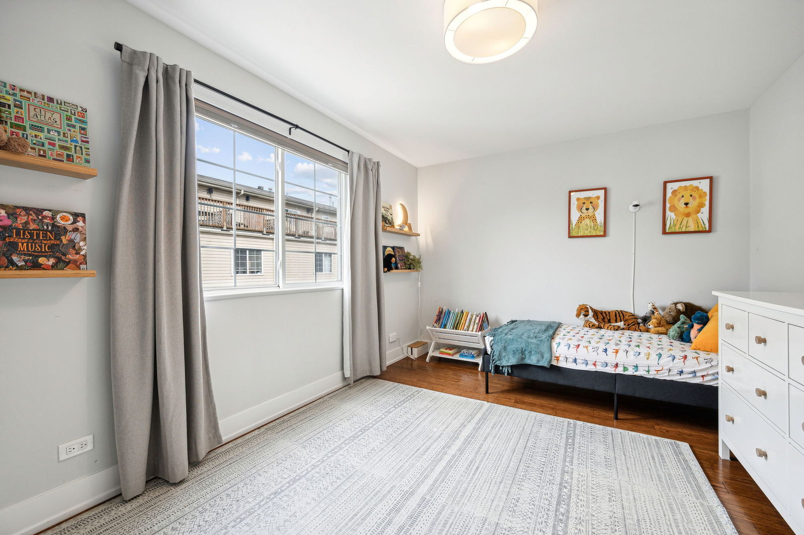 2608 W Bloomingdale Avenue