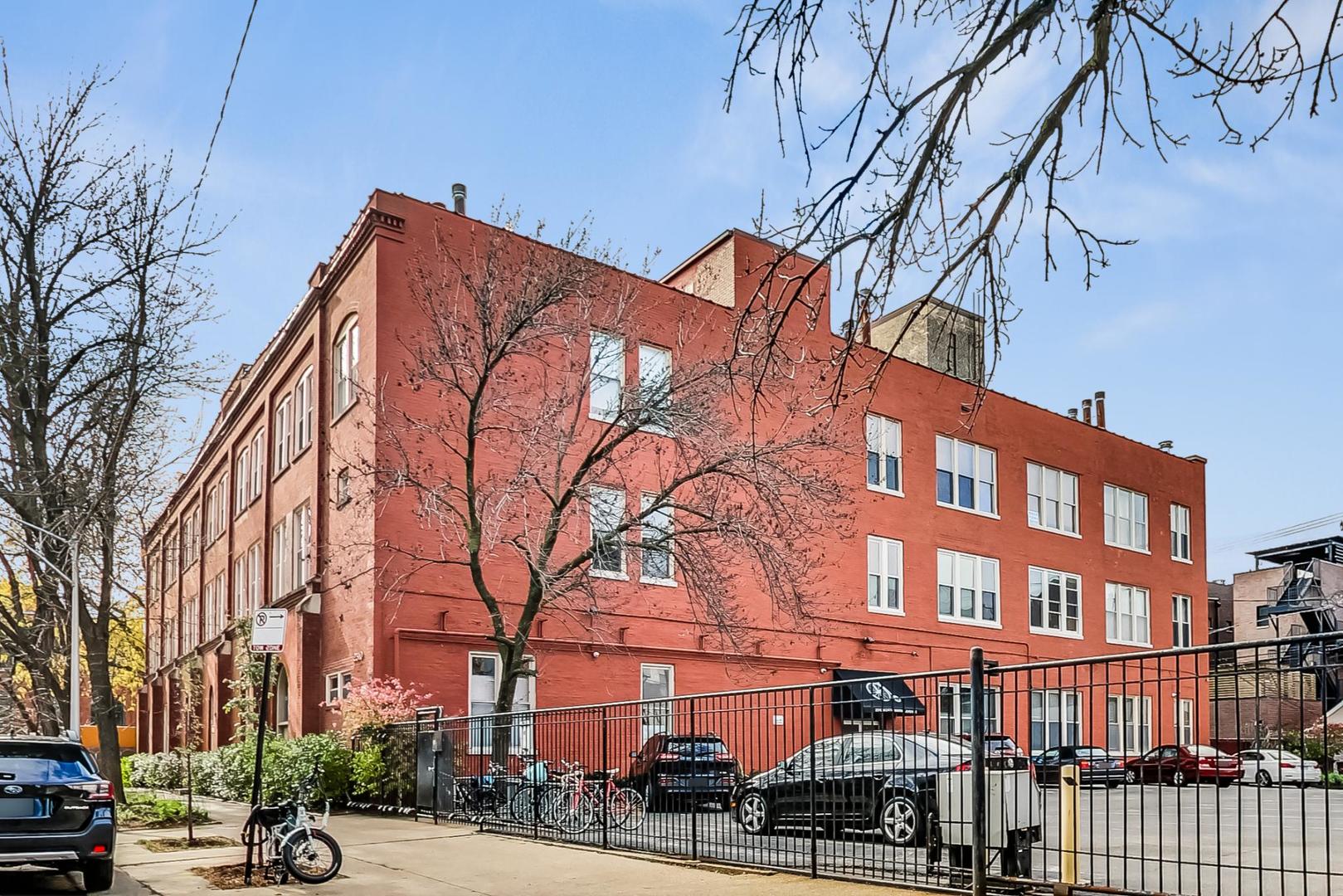 2510 N Wayne Avenue Unit: 205