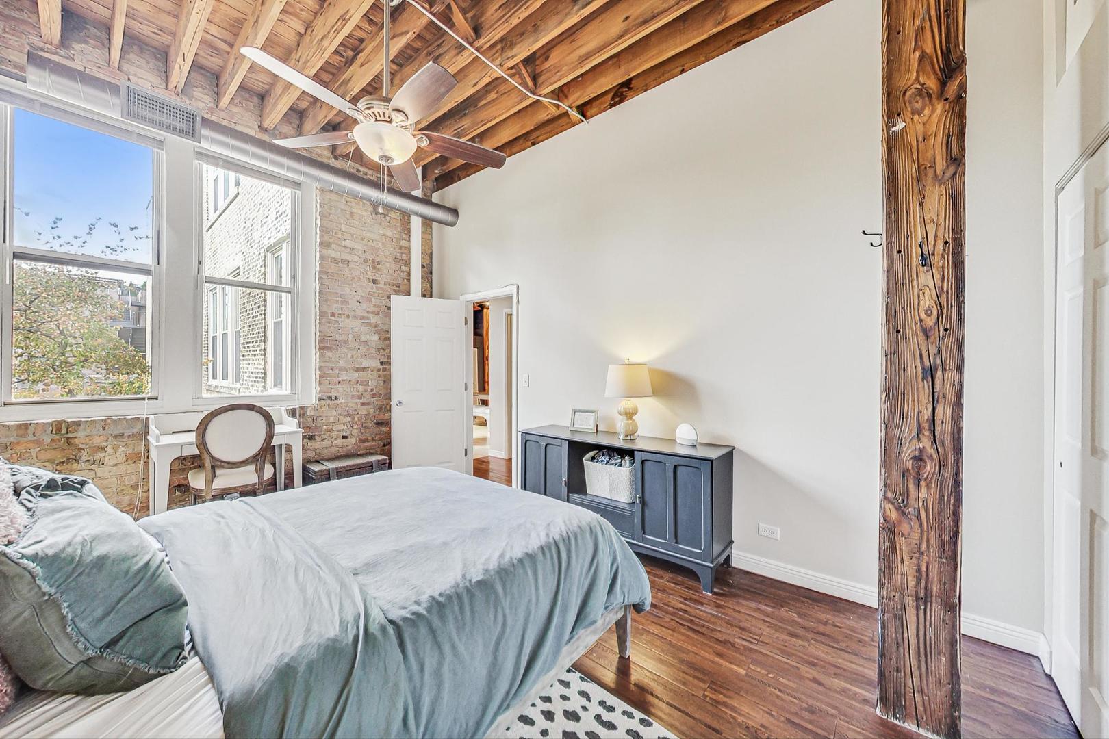 2510 N Wayne Avenue Unit: 205