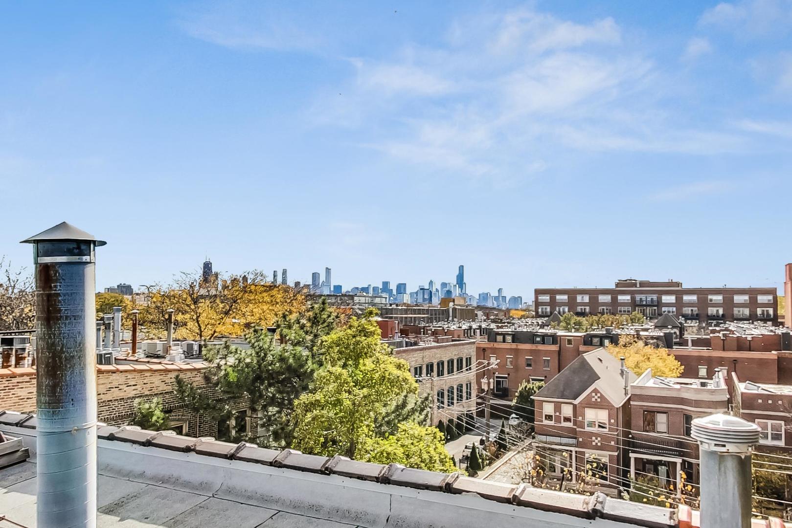 2510 N Wayne Avenue Unit: 205