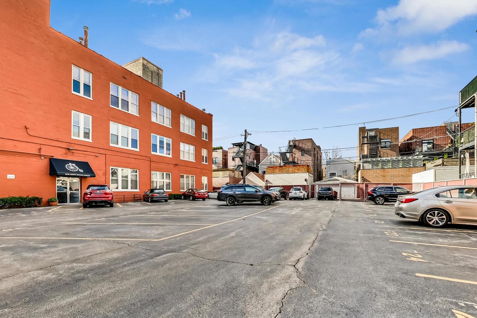 2510 N Wayne Avenue Unit: 205