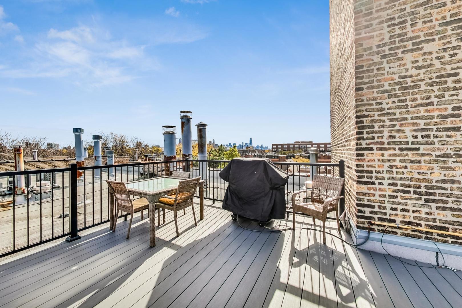 2510 N Wayne Avenue Unit: 205