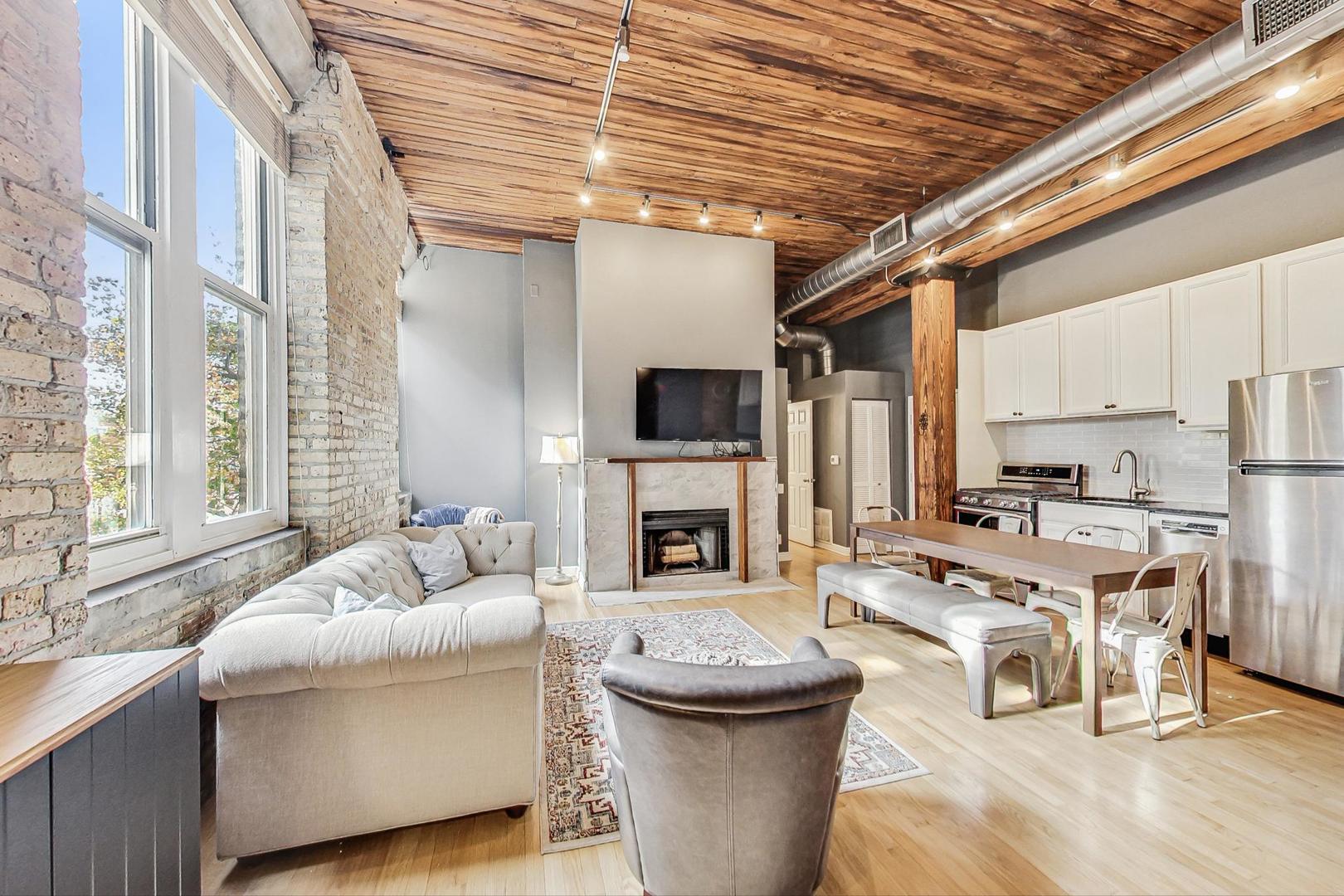 2510 N Wayne Avenue Unit: 205