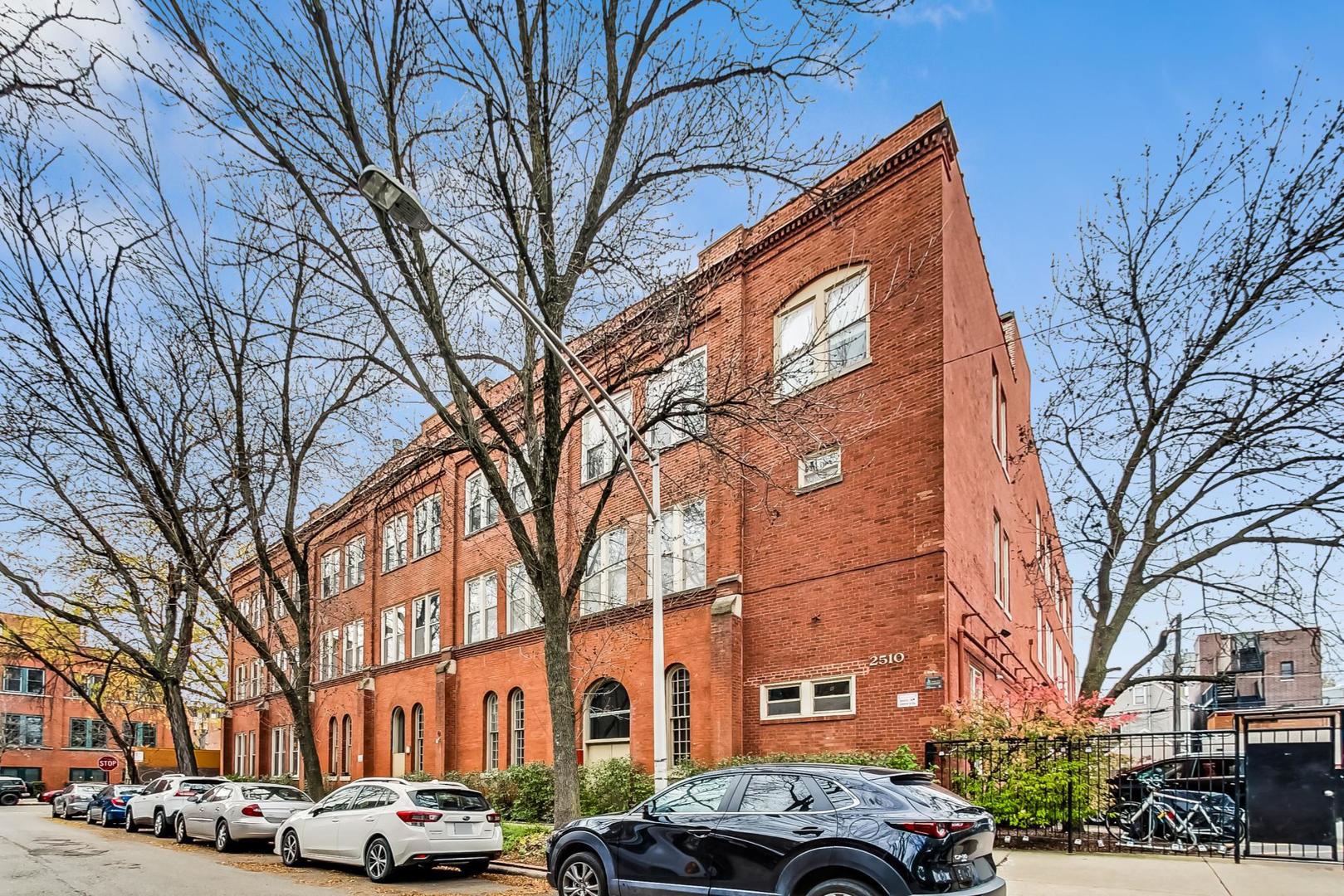 2510 N Wayne Avenue Unit: 205