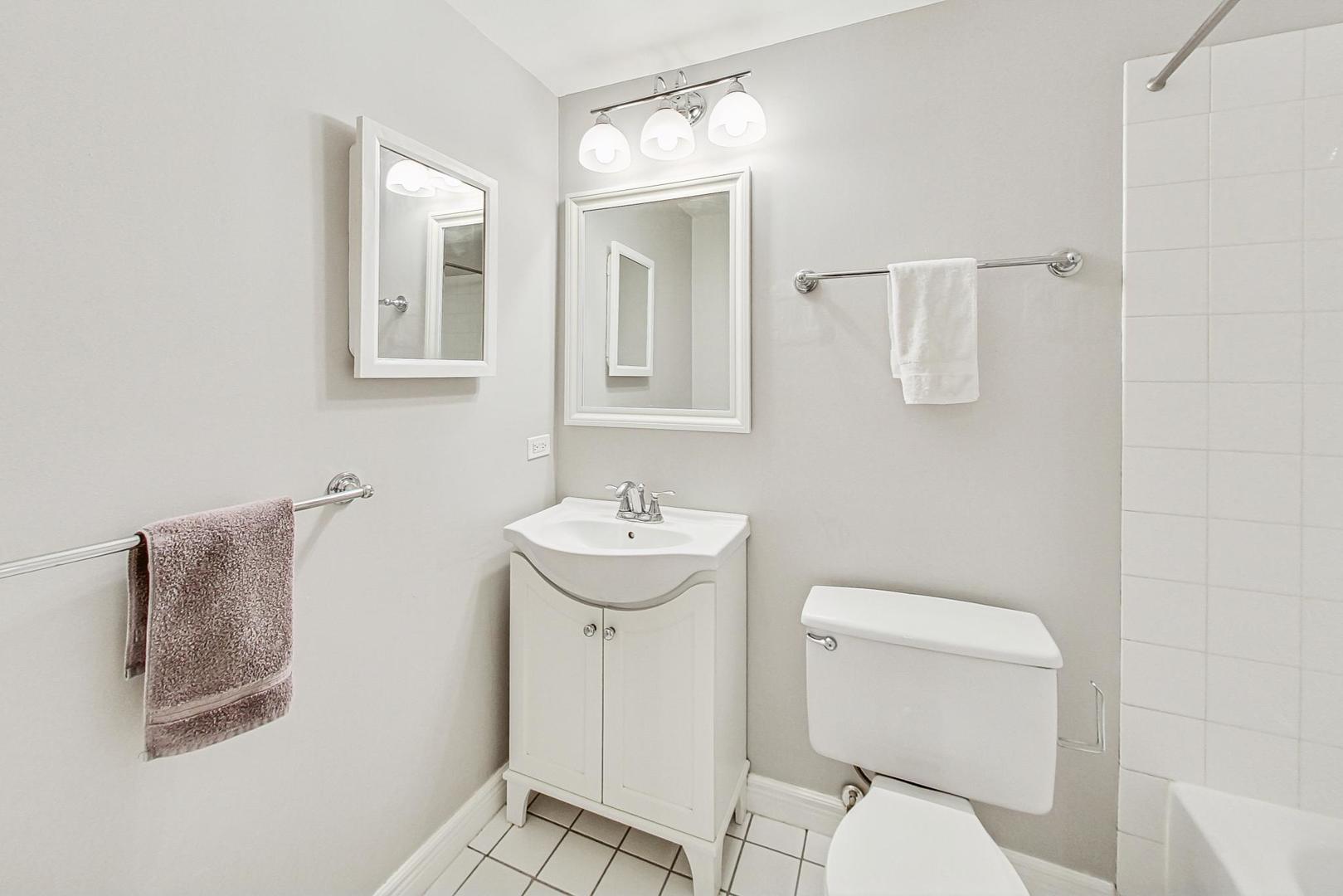 2510 N Wayne Avenue Unit: 205