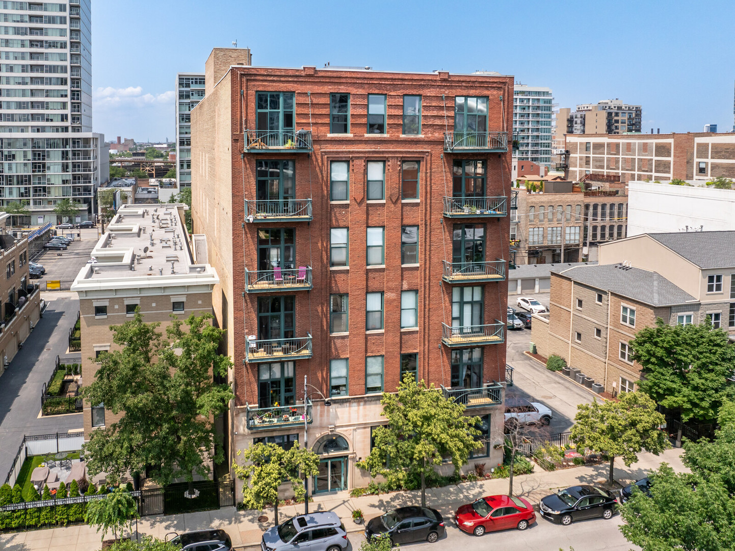 1632 S Indiana Avenue Unit: 606