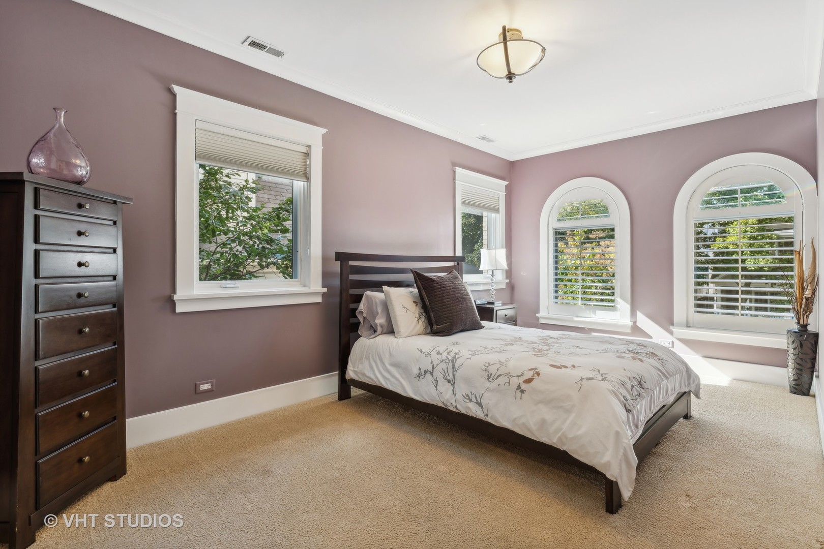 3041 N Seminary Avenue