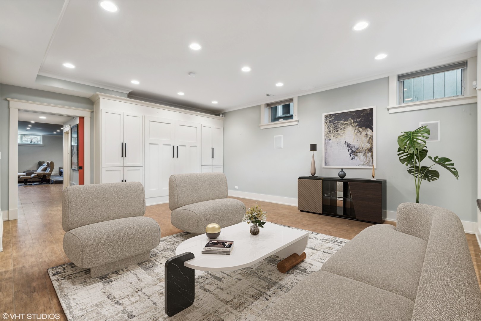 3041 N Seminary Avenue